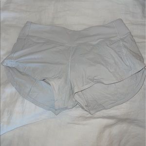 LULULEMON SPEED UP LOW-RISE LINED SHORT 2.5